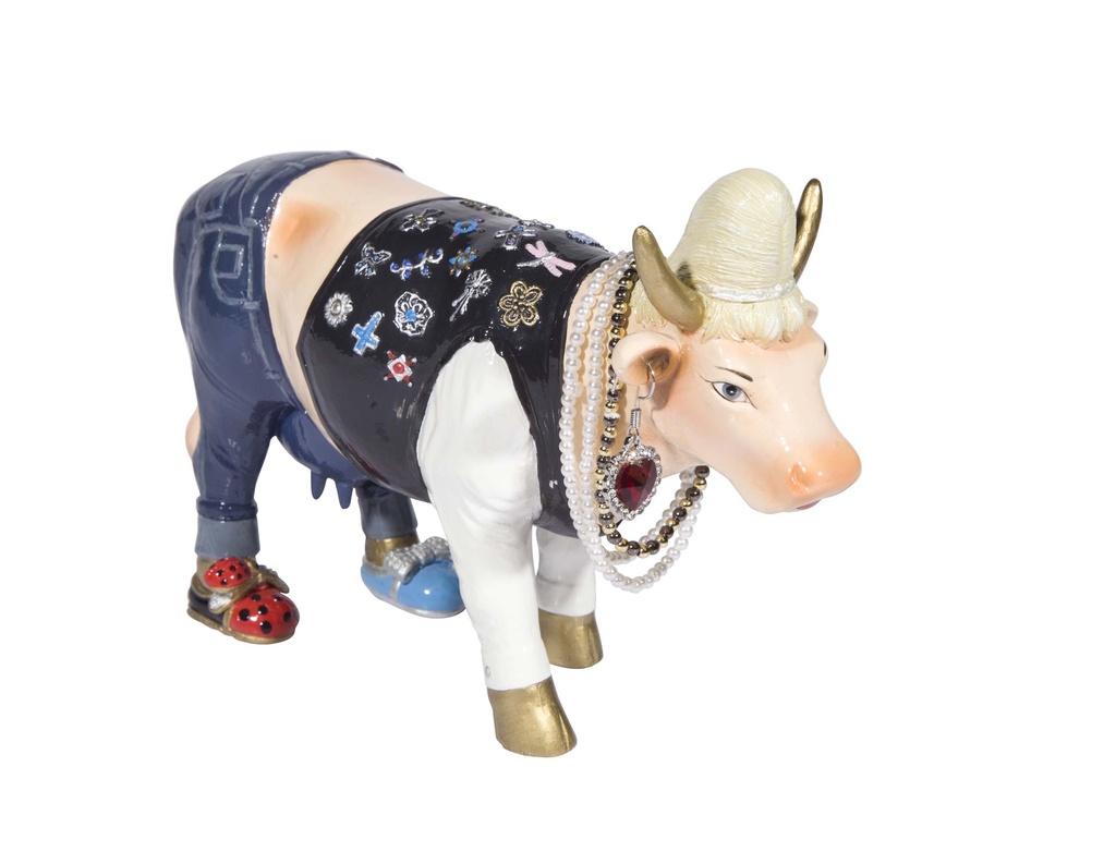 Queen Cow Caesar (medium)